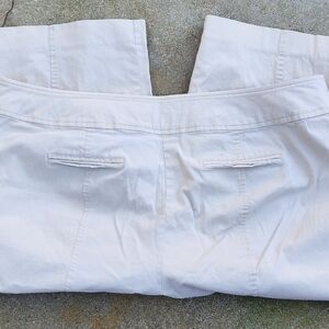 Bandalino Light Beige Stretch Capris Size:18W
